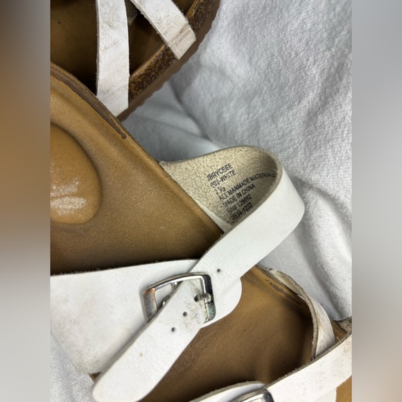 Sandals - Picture 3 of 4